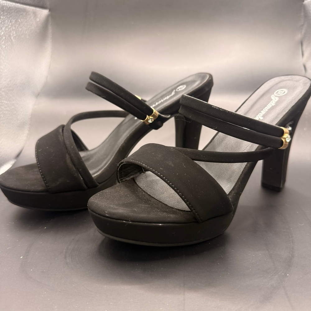Women's getmorebeauty Black Gold Heels Size 6.5